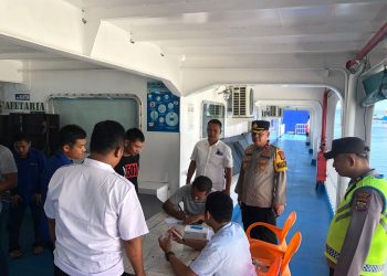Polres Sibolga laksanakan pemeriksaan test urine awak angkutan laut