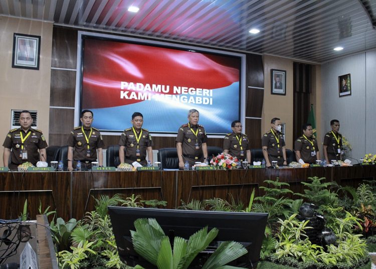 Kepala Kejaksaan Tinggi Sumut Idianto (nomor lima dari kanan).(Satunusantara news/HO-Humas Kejati Sumut).