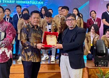 Rektor USU raih penghargaan pembina talenta digital dari KSP dan Huawei