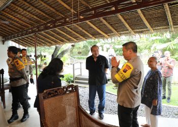 Kapolda Sumut sambangi rumah mantan Kapolri Jenderal Pol (Purn) Hoegeng di Medan