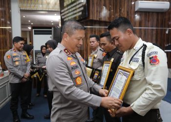Kapolda Sumut berikan penghargaan kepada Satpam dan Polisi tangkap komplotan begal