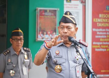 Kakanwil Kemenkumham Sumut sematkan Pin WBK kepada seluruh Kepala Divisi