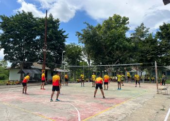 Kakanwil Kemenkumham Sumut sematkan Pin WBK kepada seluruh Kepala Divisi