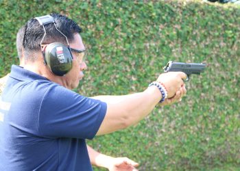 Kakanwil Kemenkumham Sumut pimpin  turnamen menembak Hari Bhakti Imigrasi ke-74