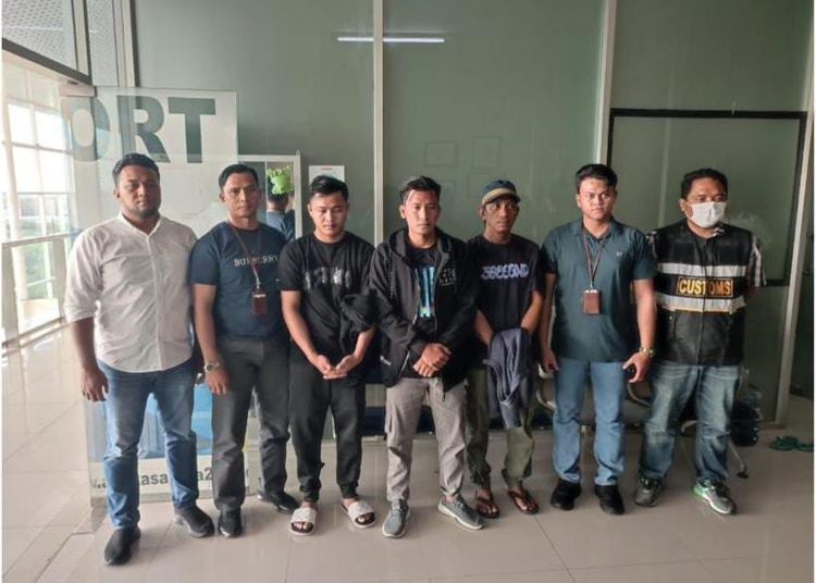 Petugas Bandara Kualanamu, Kabupaten Deli Serdang  mengamankan tiga orang penumpang yang membawa narkotika jenis sabu seberat 3 kilogram, saat dilakukan pemeriksaan di ruangan X-ray.(Satunusantara news/HO-Humas PT Angkasa Pura Aviasi Bandara Kualanamu).