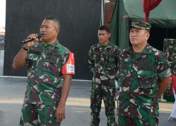 Kakanwil Kemenkumham Sumut serahkan piagam penghargaan kepada pegawai teladan