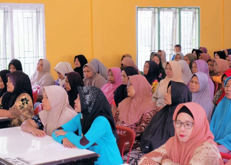 Dinas Sosial Kota Padangsidimpuan menggelar penyuluhan kanker dan ivatest kepada seluruh peserta Penerima Keluarga Harapan (PKH) se- Kota Padangsidimpuan.(Satunusantara news/HO-Dinas Komifo Padangsidimpuan).