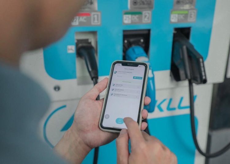 Melalui fitur electric vehicle, pengguna kendaraan listrik dapat mengetahui lokasi  Stasiun Pengisian Kendaraan Listrik Umum (SPKLU) terdekat.(Satunusantara news/HO-Humas PLN UID Sumut)