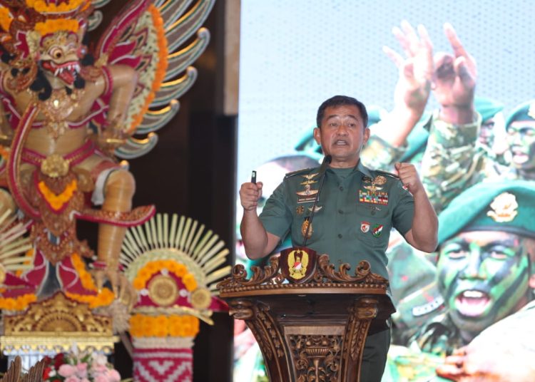 Kasad Jenderal TNI Maruli Simanjuntak, saat menyampaikan pengarahan di hadapan 777 Dansat, pada Apel Komandan Satuan (AKS) TNI AD Tahun 2024.(Satunusantara news/HO-Dispenad).