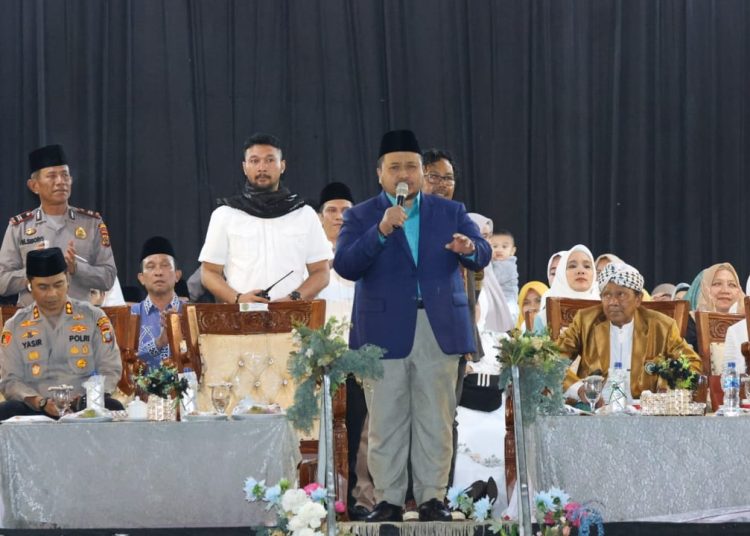 Bupati Tapsel  Dolly Pasaribu, saat manyampaikan sambutan pada pembukaan MTQ Ke-56 tingkat Kabupaten Tapsel.(Satunusatara news/HO-Prokopim Tapsel).