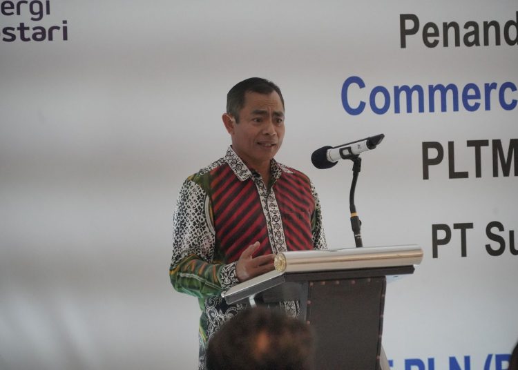 General Manajer PLN UID Sumut Saleh Siswanto memberikan sambutan dalam acara penandatanganan berita acara Comercial Operation Date (COD) di Medan.(Satu Nusantara News/HO-PLN UID Sumut).