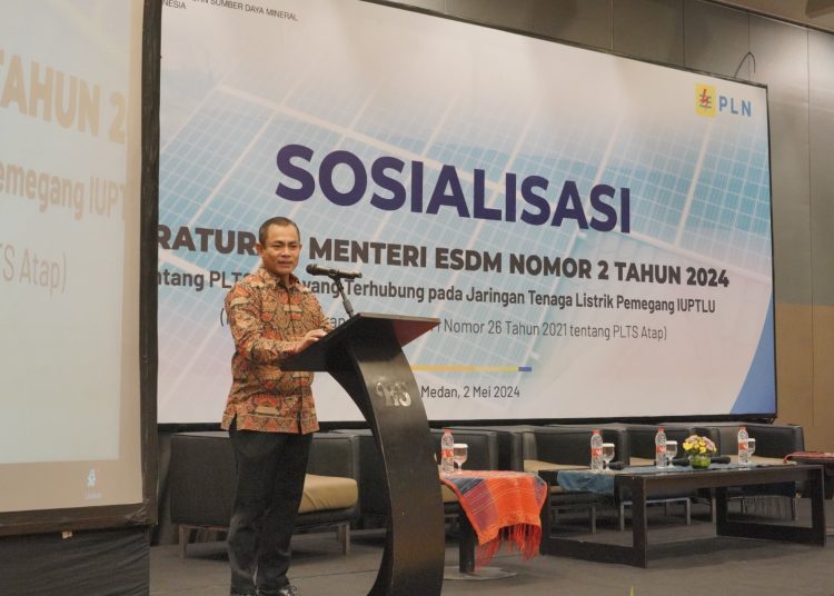 General Manajer PLN UID Sumut Saleh Siswanto, saat memberikan sambutan dalam acara sosialisasi peraturan Menteri ESDM Nomor 2 Tahun 2024.(Satunusantara news/HO-Humas PLN UID Sumut).