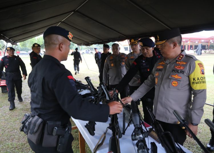 Kapolda Sumut  Irjen Pol Agung Setya Imam Effendi, saat mengunjungi Markas Batalyon C Pelopor Brimobda Polda Sumut di Kabupaten Tapsel.(Satunusantara news/HO-Humas Polda Sumut).