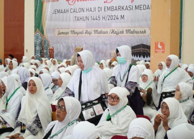 Sebanyak 305 jemaah haji Kota Binjai tergabung dalam Kloter 17 Embarkasi Medan, terdiri atas 190 orang perempuan dan 115 orang laki-laki.(Satunusantara news/HO-Humas Haji Medan).