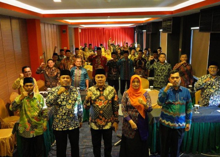 Kakanwil  Kemenag Provinsi Sumut H. Ahmad Qosbi, saat  Rapat Kerja Wilayah Ikatan Penyuluh Agama Islam Republik Indonesia (IPARI) Sumatera Utara.(Satunusantara news/HO-Humas Haji Medan).