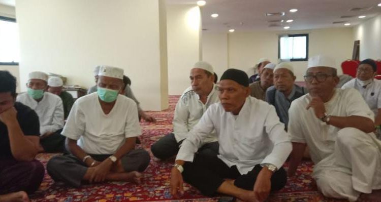 Jemaah haji Kloter 04 KNO Medan  saat menerima pembekalan akhir Pra Armuzna di Masjid Hotel Ghida Syisa Makkah Al Mukarramah.(Satunusantara news/HO-Humas Haji Medan).