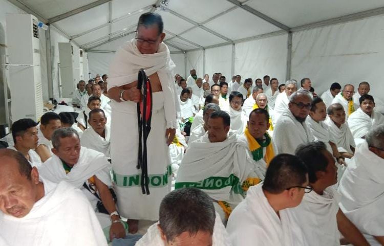Jemaah haji Kloter 04 KNO Medan  berjumlah 353 orang diangkut dengan bus tiba di Arafah dalam keadaan sehat. (Satunusantara news/HO-Humas Haji Medan).