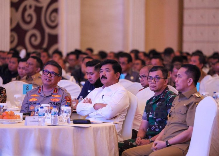 Pangdam I/Bukit Barisan Mayjen TNI Mochammad Hasan nomor dua kanan) saat menghadiri Rakor Kesiapan Penyelenggaraan Pilkada Serentak Tahun 2024 Wilayah Sumatera bertempat di Regale International Convention Centre Medan.(Satunusantara news/HO-Pendam I/BB).