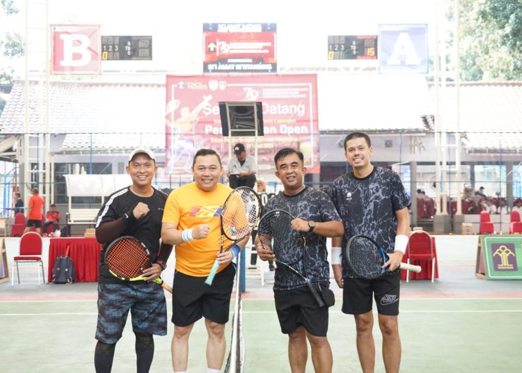 Kakanwil Kemenkumham Sumut Agung Krisna (dua dari kanan) saat mengikuti turnamen tenis lapangan Pengayoman Open Tahun 2024, di Jakarta.(Satunusantara news/HO-Humas Kemenkumham Sumut).