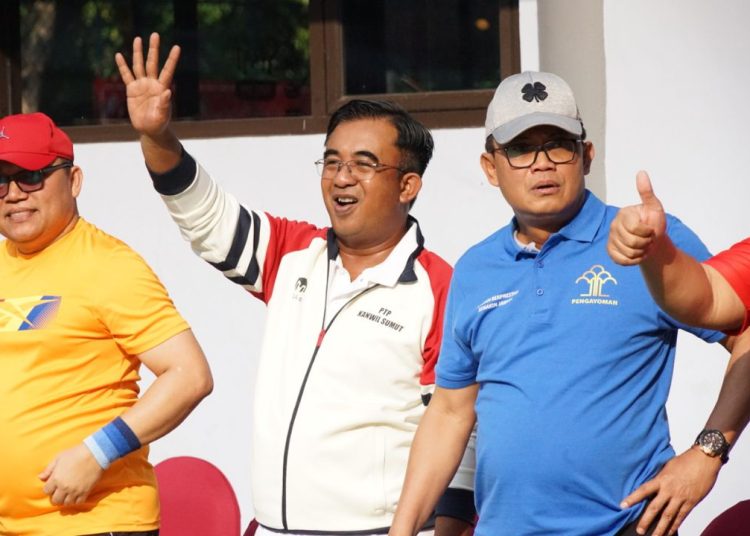 Kakanwil Kemenkumham Sumut Agung Krisna (tengah) saat menghadiri Pembukaan Turnamen Tenis Lapangan Pengayoman Open Tahun 2024, di Jakarta.(Satunusantara news/HO-Humas Kemenkumham Sumut).