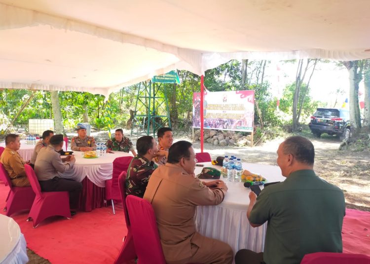 Dandim 0210/TU Letkol Inf Saiful Rizal, bersama Forkopimda Kabupaten Samosir mengikuti lounching peresmian 2.664 titik sumber air merupakan Program Unggulan Kasad Jenderal TNI Maruli Simanjuntak.(Satunusantara news/HO-Pendim 0210/TU).