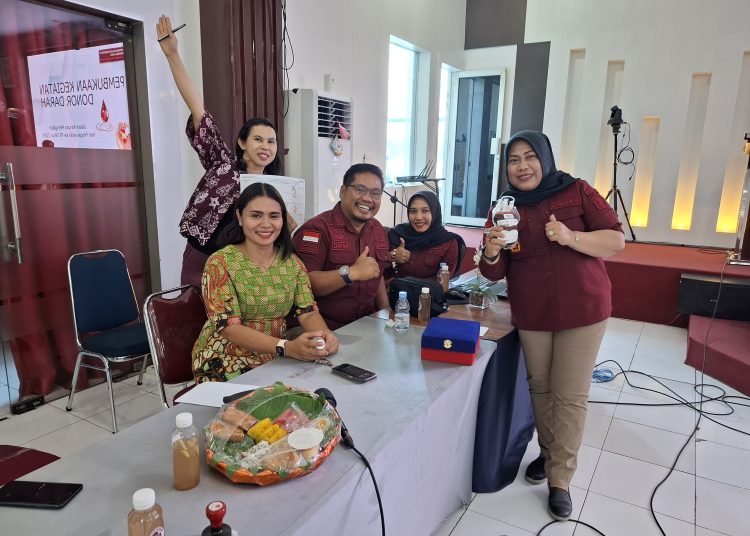 Petugas Lapas Kelas I Medan turut berpartisiapasi dan menggelar donor darah di Kantor Wilayah Kementerian Hukum dan Hak Asasi Sumatera Utara.(Satunusantara news/HO-Humas Lapas Medan).