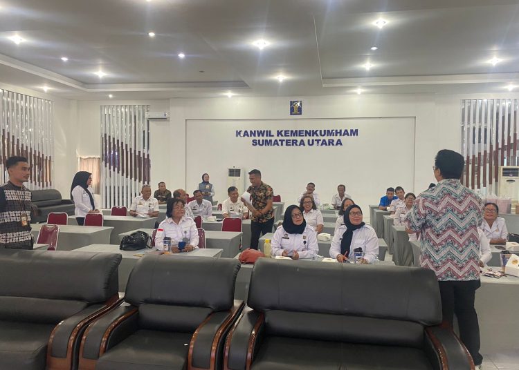 Calon purnabakti Kanwil Kemekumham Sumut, saat mengikuti pembekalan  Persiapan Mental Psikologis "Sukses di Masa Purna Bakti".(Satunusantara news/HO-Humas Kemenkumham Sumut).