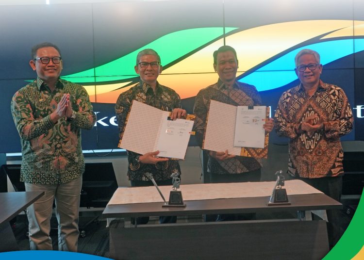 Perjanjian KSO   ditandatangani Direktur Utama PT Sinergi Gula Nusantara, Mahmudi, dan Direktur Utama PTPN I, Teddy Y. Danas, disaksikan oleh Direktur Utama Holding Perkebunan Nusantara PTPN III (Persero), M. Abdul Ghani.(Satunusantara news/HO- Humas  Holding PTPN III (Persero).