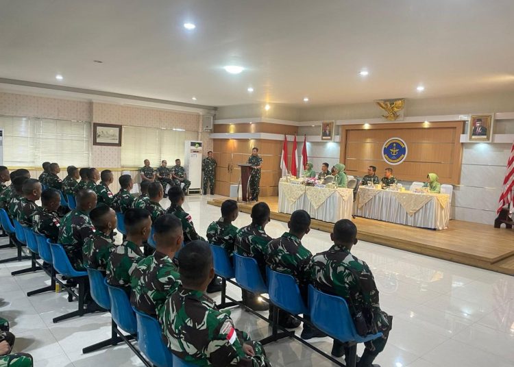 Pangdam I/BB  Mayjen TNI Mochammad Hasan memberangkatkan Satgas Yonif) 131/Braja Sakti  melaksanakan Tugas Operasi Pengamanan Perbatasan Statis RI – PNG Provinsi Papua Tahun 2024.(Satunusantara news/ Penrem 032/WB).