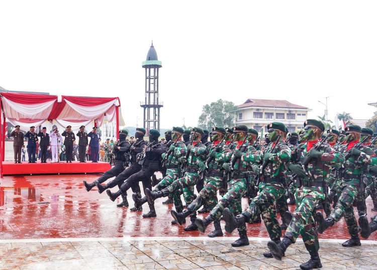 Puncak peringatan HUT ke-79  TNI Tahun 2024 di Kota Medan, Sumatera Utara, di Lapangan Astaka, Jalan lWilliam Iskandar/Pancing Medan, Sabtu (05/10) semarak dan meriah  meski suasana saat itu tengah diguyur hujan.(Satunusantara news/HO-Pendam I/BB).