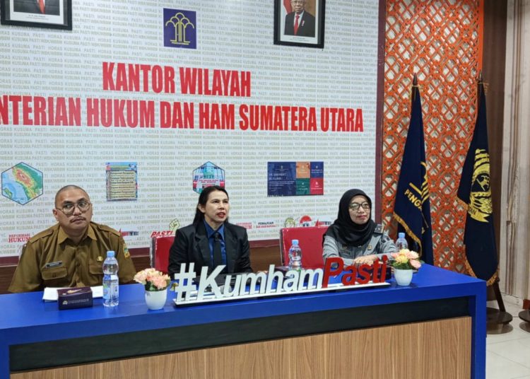 Kanwil Kemenkumham Sumut diwakili oleh Kabid HAM, Flora Nainggolan, membuka sekaligus dan memimpin jalannya rapat  bertempat di Ruang Rapat Saharjo Kanwil Hukum dan HAM Sumut.(Satunusantara news/HO-Humas Kemenkumham Sumut).