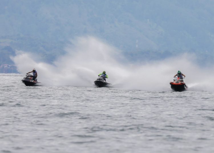 Pelaksanaan Aquabike Jetski World Championship 2024 pada Simalungun Cup, seri terakhir kategori endurance, yang digelar di Pantai Bebas, Simalungun.(Satunusantara news/HO-Humas PLN UID Sumut).