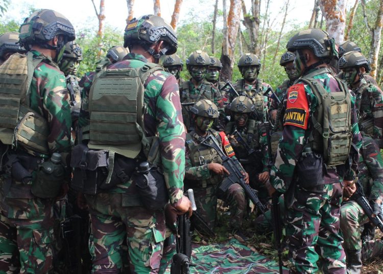 Yonif 126/Kala Cakti menggelar latihan Proglatsi Sistem Blok Purrah Pemukiman Tingkat Tim di kawasan Kampung Aek pamingke, Kecamatan Aek Natas, Kabupaten Labuhan Batu Utara.(Satunusantara news/HO-Yonif 126/KC).