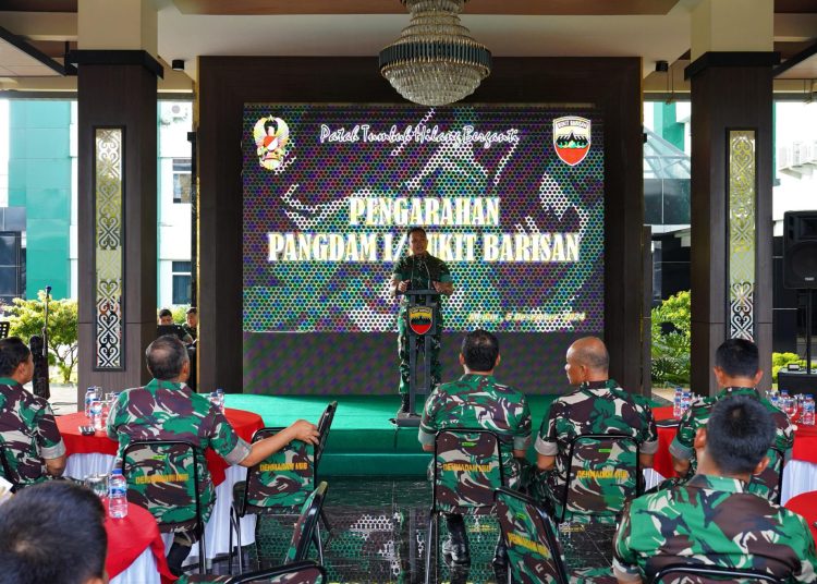 Pangdam I/BB, Mayjen TNI Rio Firdianto,  saat menggelar entry briefing bersama PJU Kodam, Badan Pelaksana Kodam, dan kepada prajurit  di Aula Makodam I/BB.(Satunusantara news/HO-Pendam I/BB).