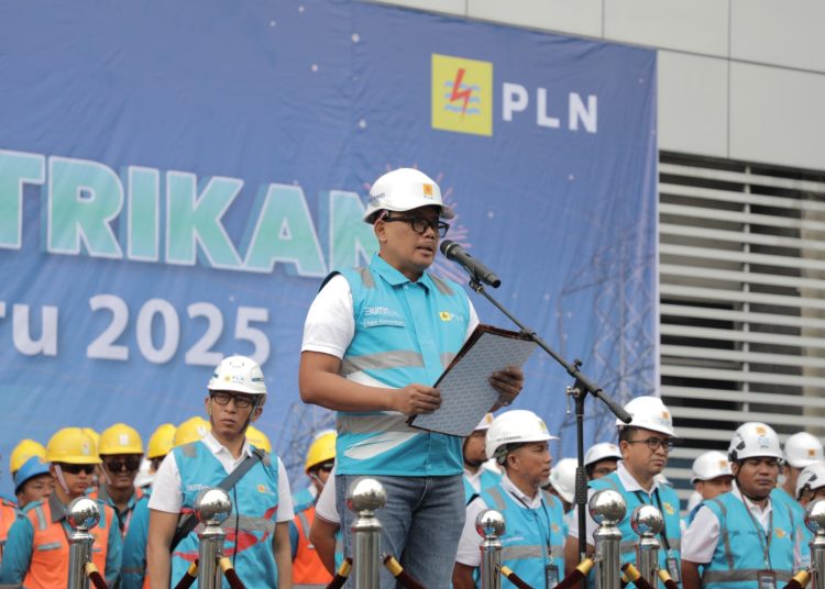 General Manajer PLN UID Sumatera Utara, Agus Kuswardoyo (tengah) saat menyampaikan laporan Siaga PLN UID Sumut kepada Direktur Utama PLN melalui Daring.(Satunusantara.news/HO-Humas PLN UID Sumut).