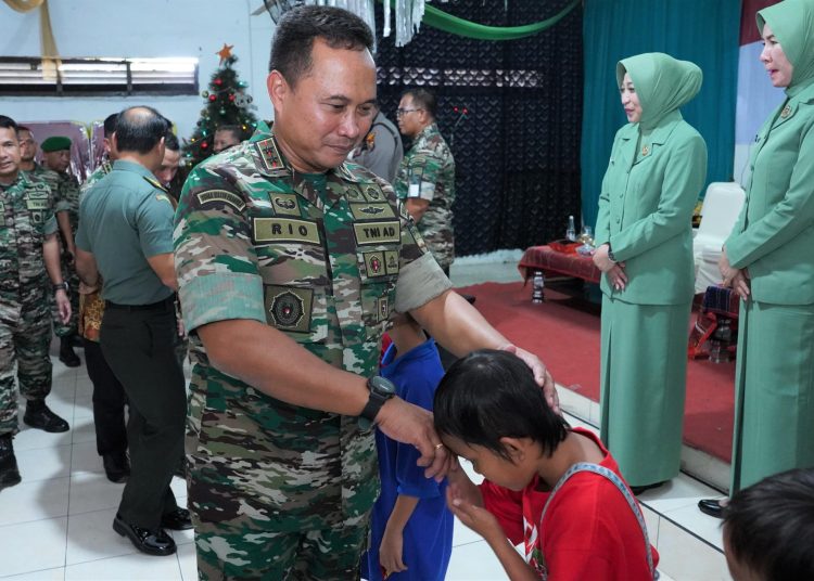 Pangdam I/BB,  Mayjen TNI Rio Firdianto, saat menghadiri kegiatan bakti sosial di Panti Asuhan Bait Allah, Medan Sunggal.(Satunusantara news/HO-Pendam I/BB).