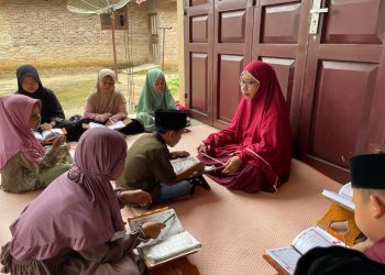 Rahmayani Guru MIN 3 Asahan berantas buta aksara Al-Quran di Desa Pulau Rakyat Tua