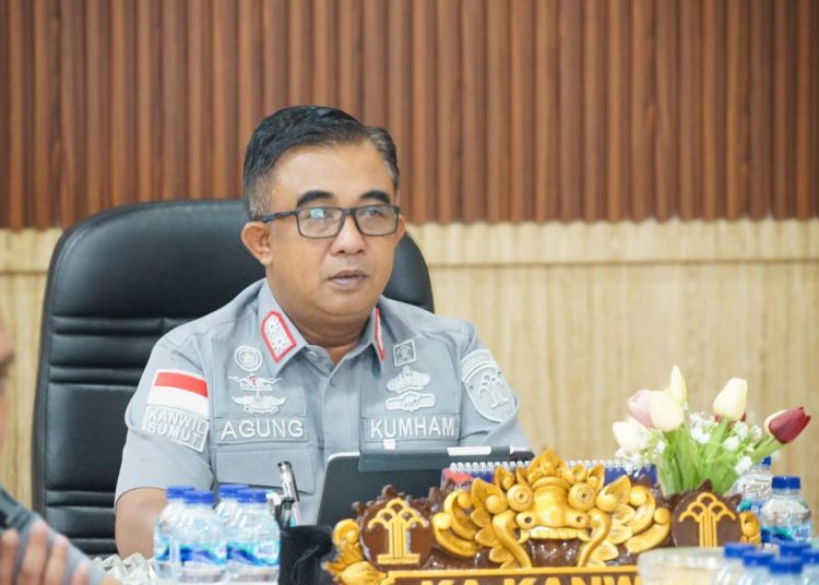 Kakanwil Kemenkumham Sumut, Agung Krisna,  saat menyampaikan langkah strategis menghadapi Tahun Baru 2025 di  depan para  Pimpinan Tinggi Pratama Kanwil Kemenkumham Sumut,(satunusantara news/HO-Humas Kemenkumham Sumut).