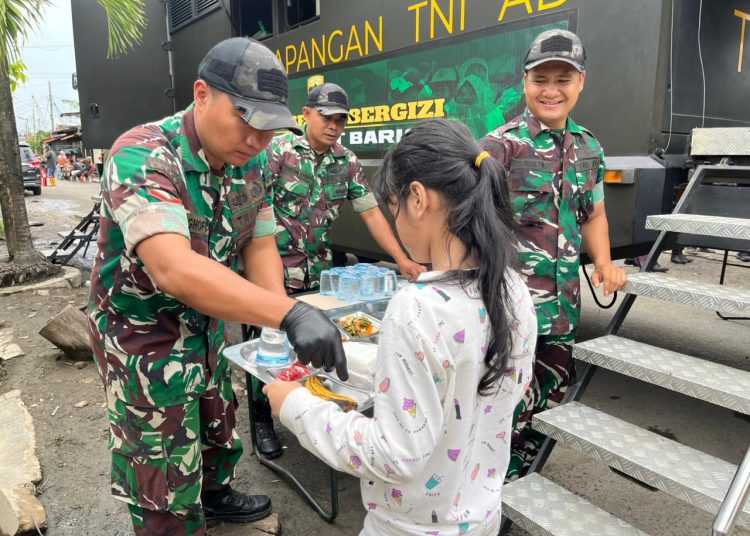 Kodam I/BB memberikan makanan sehat bergizi kepada 250 dhuafa, anak yatim, dan fakir miskin di wilayah Medan Belawan.(Satunusantara news/HO-Pendam I/BB).