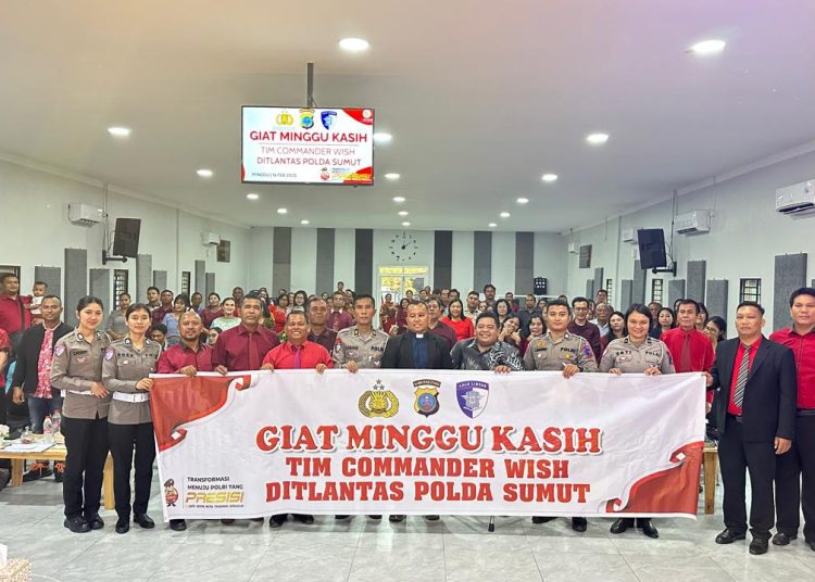 Ditlantas Polda Sumut menggelar kegiatan Minggu Kasih Tim Commander Wishdi GBI Home (House of Miracle), Ujung Serdang, Kecamatan Tanjung Morawa, Kabupaten Deli Serdang. (Satunusantara news/HO-Polda Sumut).