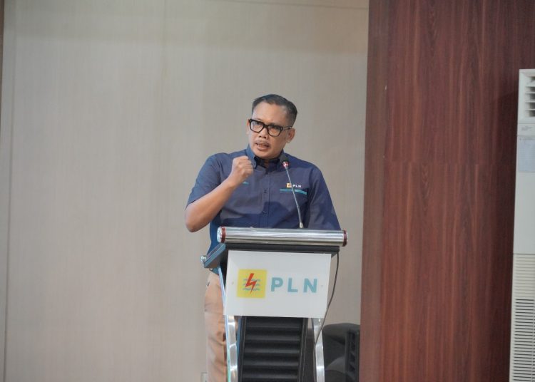 General Manajer PLN UID Sumatera Utara,Agus Kuswardoyo, saat menyampaikan sambutan pada acara Pelantikan Pengurus MKI Wilayah Sumut.(Satunusantara news/Humas PLN UID Sumut).