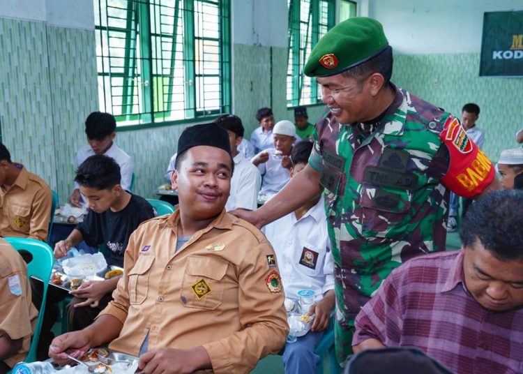 Kodam I/BB  menggelar kegiatan sosial Makan Sehat Bergizi di Panti Asuhan Al Jam'iyatul Wasliyah Pulo Brayan dan Panti Asuhan Bani Adam Mangaan di wilayah Medan Deli.(Satunusantara news/HO-Pendam I/BB).