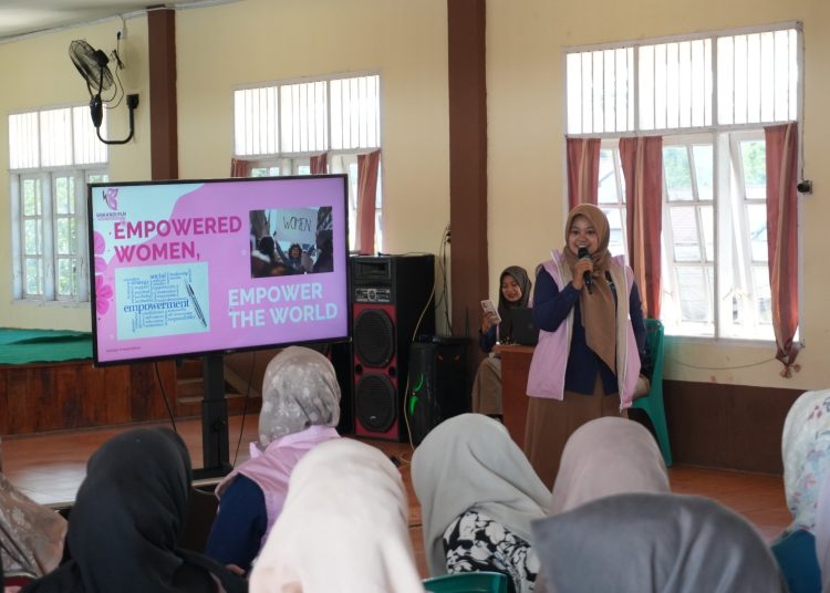 Srikandi PLN UP3 Padangsidimpuan menggelar kegiatan edukatif bertajuk "Srikandi Goes To School" di STIKes Sentral, Padangsidimpuan.(Satunusantara news/HO-Humas PLN UID Sumut).