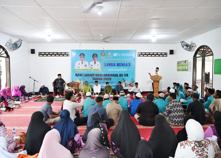 Pemprov Sumut,  melalui Dinas Sosial menggelar kegiatan "Lansia Mengaji untuk Sumut Berkah" memeriahkan Hari Lanjut Usia Nasional (HALUN) ke-29 tahun 2025 di UPTD Pelayanan Sosial Lanjut Usia Binjai.(Satunusantara news/HO-Diskominfo Sumut).