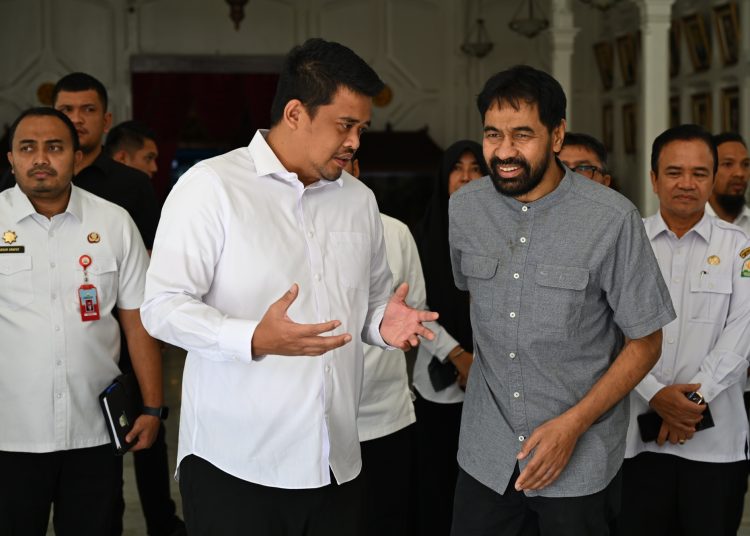 Gubernur Sumut Bobby Nasution, saat menemui Gubernur Aceh  Muzakir Manaf, di Banda Aceh.(Satunusantara news/HO-Diskominfo Sumut)