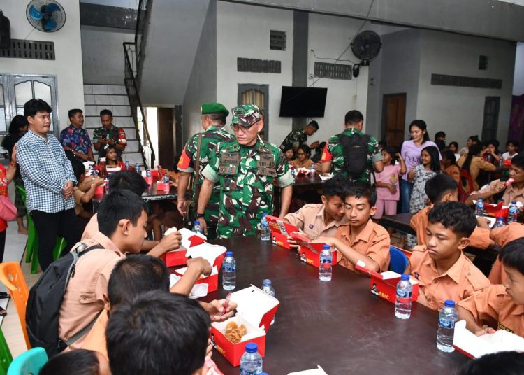 Kodam I/BB menggelar program Makan Sehat Bergizi bagi 250 anak dari tiga Panti Asuhan di wilayah Pancur Batu, Kabupaten Deli Serdang.(Satunusantara news/HO-Pendam I/BB).