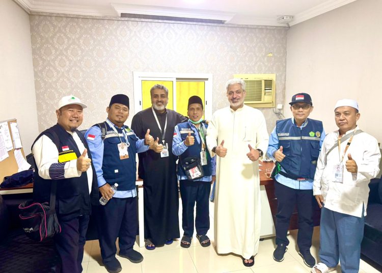 Ketua Kloter 9 KNO Muhammad Lukman Hakim Hasibuan, bersama para ketua kloter yang tergabung di Hotel Diyar Al Jabri 715 melakukan audiensi ke Kantor Syarikah Rifaad, di Mekkah, (Satunusantara news/HO-Humas PPIH Embarkasi Medan).