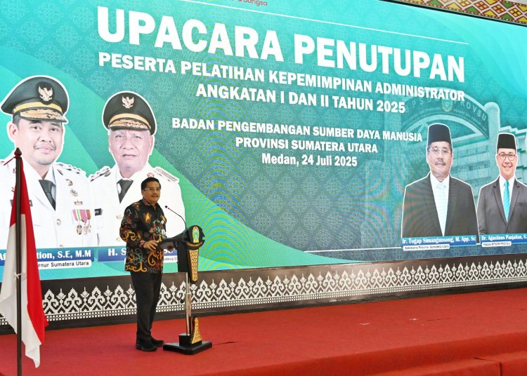 Sekdaprov Sumut Togap Simangunsong,. menyampaikan sambutannya ketika menutup kegiatan Pelatihan PKA di Aula Kantor BPSDM Provinsi Sumut.(Satunusantara news/HO-Diskominfo Sumut).