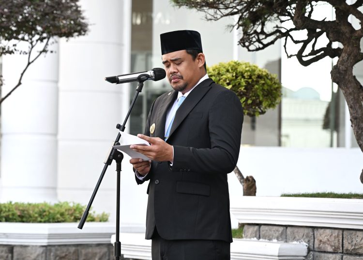 Gubernur Sumatera Utara Muhammad Bobby Afif Nasution, saat memimpin upacara.(Satunusantara news/HO-Diskominfo Sumut).