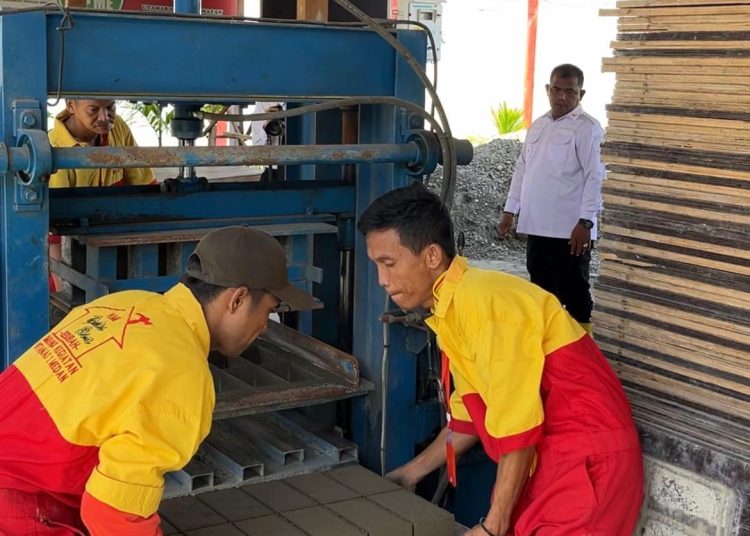 Paving blok hasil karya warga binaan Rutan Kelas I Medan,  laris terjual dan pesananan dari Kompleks Grand Kota Baru Sunggal, Kota Medan.(Satunusantara news/HO-Rutan Medan).